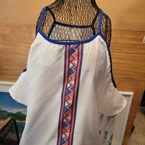 ColdShoulder-Nwot 🤸‍♀️Aztec Tribal tank